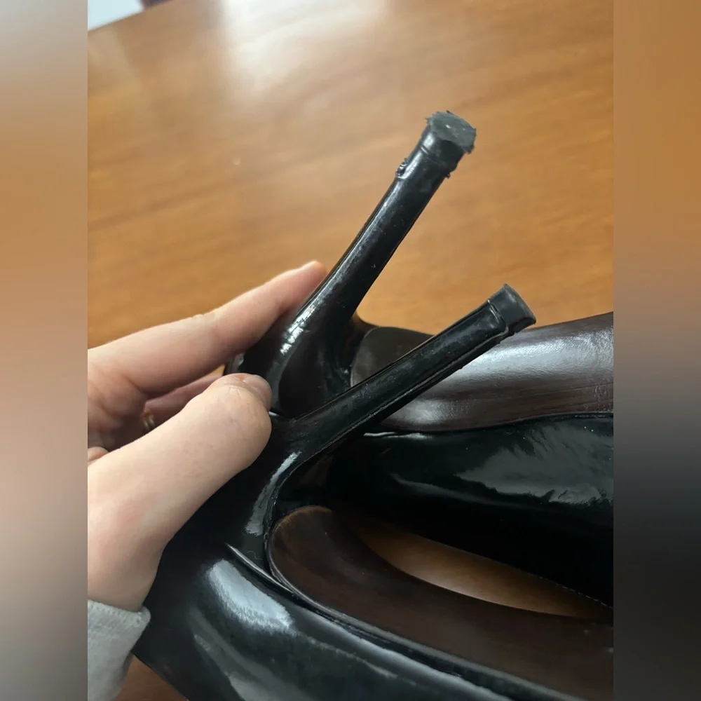 Stuart Weitzman Glossy Black Heels Size 6 - Picture 8 of 15